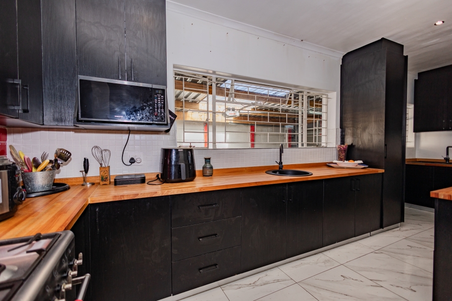3 Bedroom Property for Sale in St Dumas Western Cape